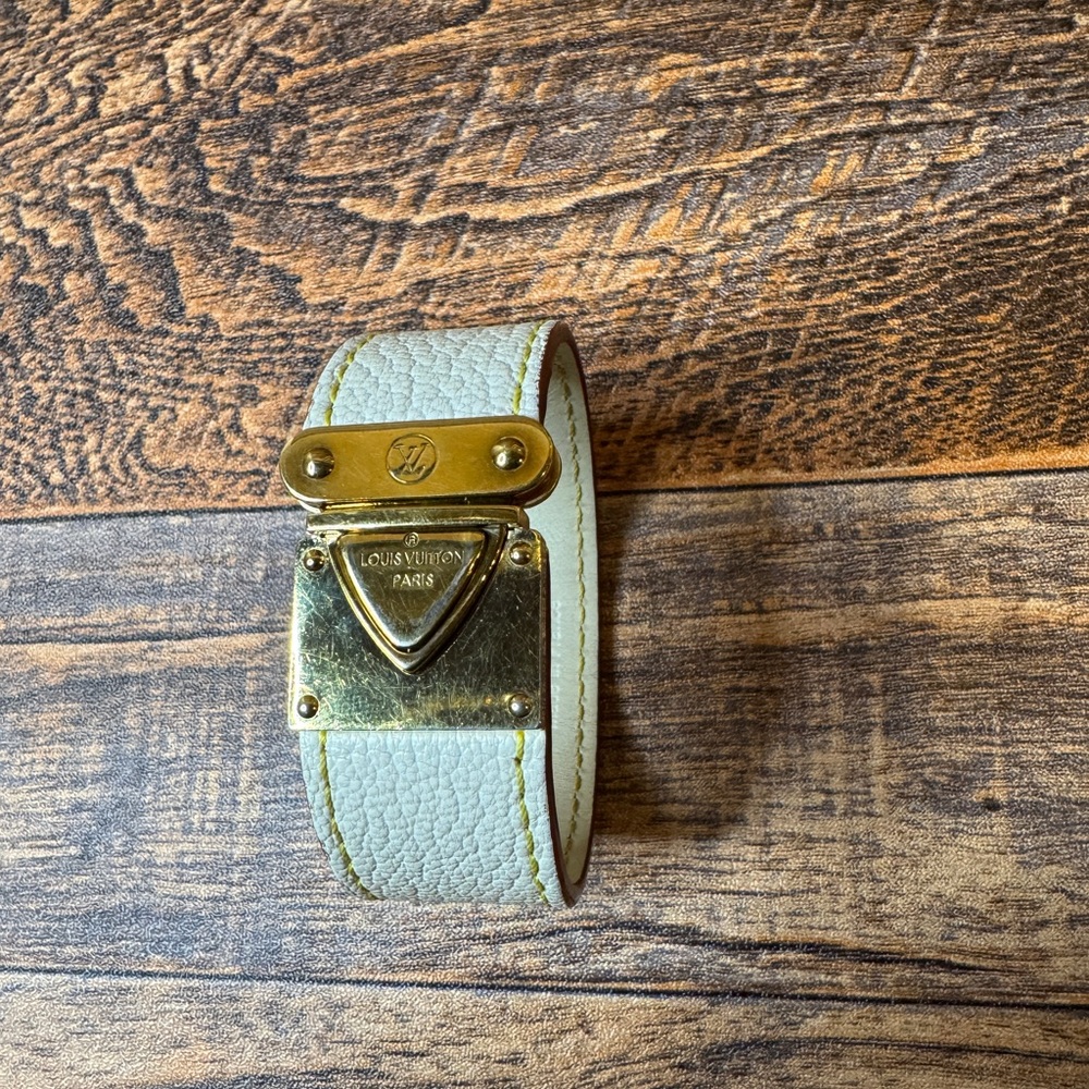 Auth Louis Vuitton Koala Lock Cream And Red Bracelet Small SN0068 Gold Hardware - Picture 3 of 15